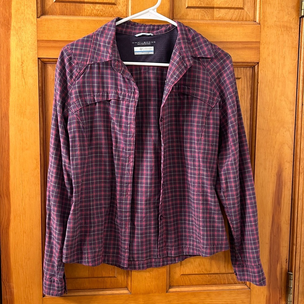 Columbia Omni-Shade women’s long sleeve button down shirt, Purple plaid, small